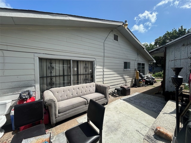 4906 Meadow Park Dr, Houston, TX 77048 - view of patio with an outdoor hangout area