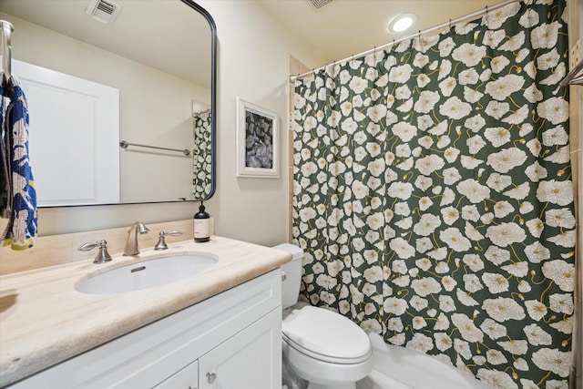 1219 Hickory St, Houston, TX 77007 - bathroom with vanity and a shower with shower curtain