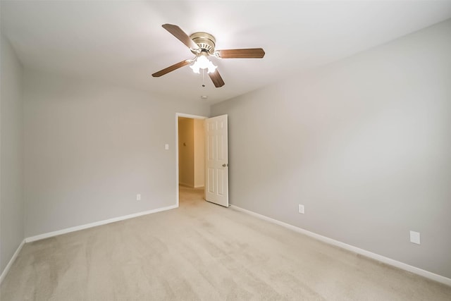 6219 Summerville Ln, Houston, TX 77041 - unfurnished room with light carpet and a ceiling fan