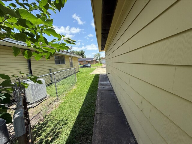 3616 Longwood Dr, Pasadena, TX 77503 - view of side of property
