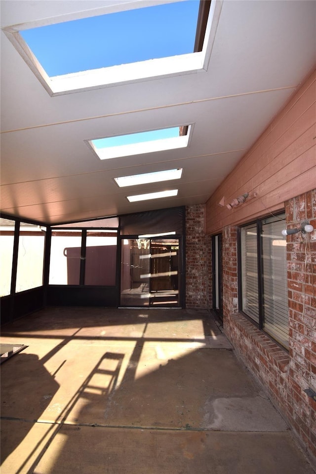 2926 Field Line Dr, Sugar Land, TX 77479 - unfurnished sunroom featuring a skylight