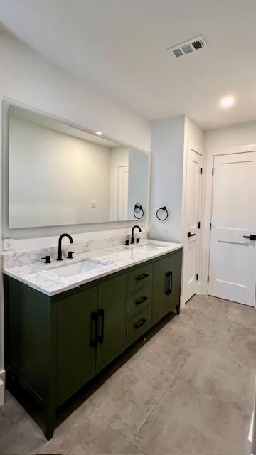 2823 Stetson Ln, Houston, TX 77043 - full bath featuring double vanity and recessed lighting