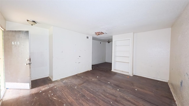5625 Antoine Dr Unit 606, Houston, TX 77091 - unfurnished room featuring hardwood / wood-style floors and baseboards