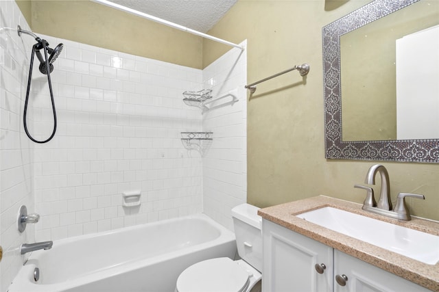 2721 Overland Trl, Dickinson, TX 77539 - bathroom with vanity, bathtub / shower combination, and a textured ceiling