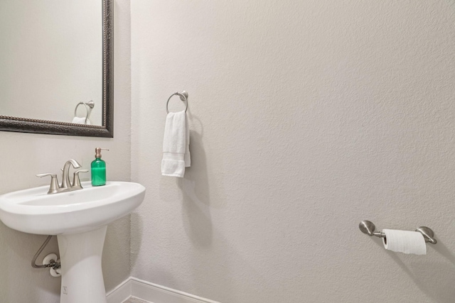 15521 Atwood Bay Trl, Cypress, TX 77433 - bathroom featuring baseboards