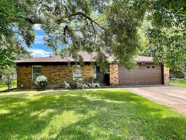 321 Candy St, El Campo, TX 77437 - photo 2