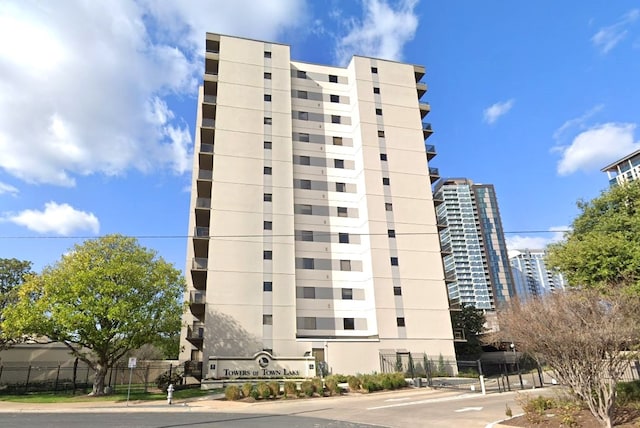 40 N Interstate 35 Unit 3D3, Austin, TX 78701 - view of apartment building / complex