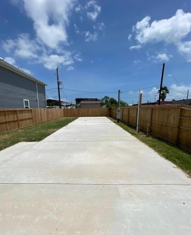 135 Dolphin Hbr N, Baytown, TX 77523