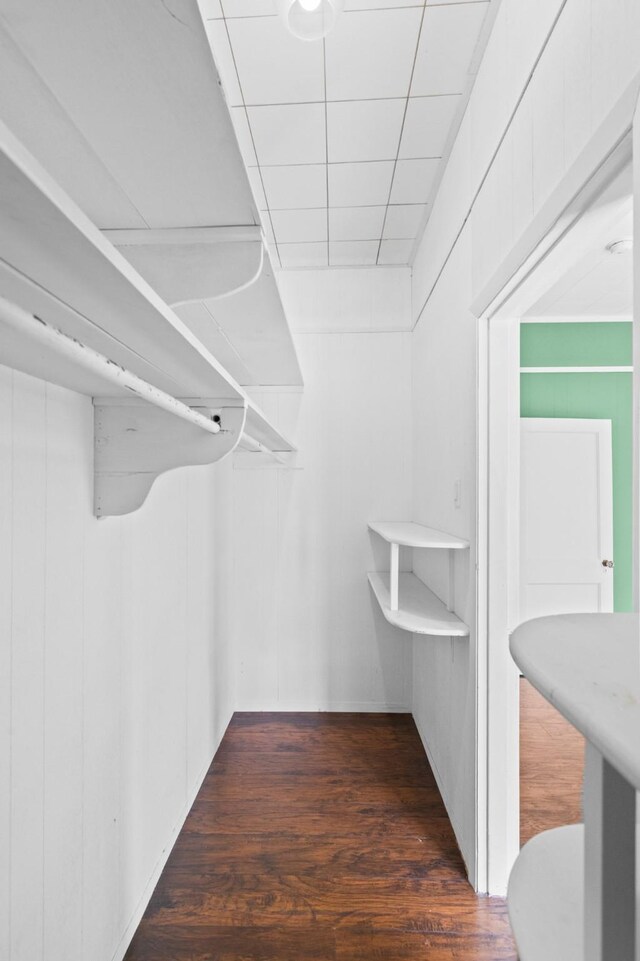 1002 E Gonzales St, Yoakum, TX 77995 - walk in closet featuring wood finished floors