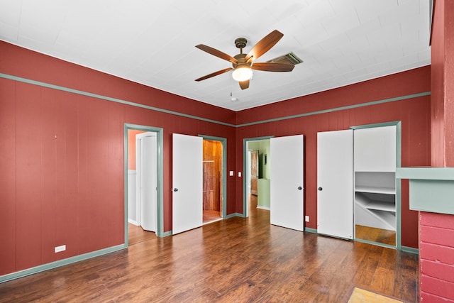 1002 E Gonzales St, Yoakum, TX 77995 - unfurnished bedroom featuring wood finished floors