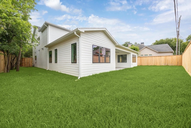 1132 Wakefield Dr, Houston, TX 77018 - back of house with a fenced backyard
