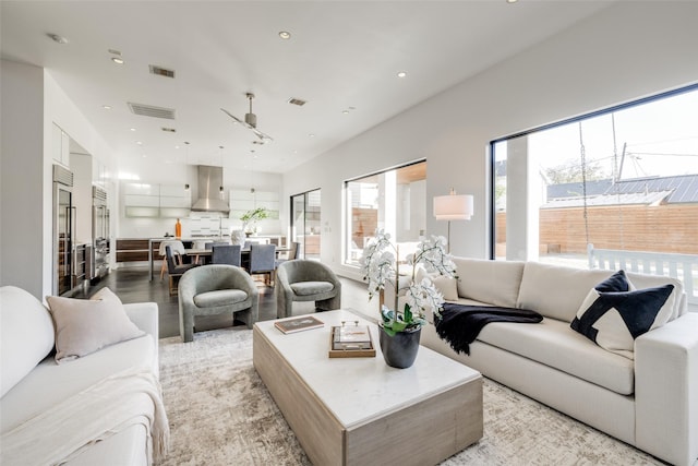 909 Peden St, Houston, TX 77006 - living area featuring recessed lighting and light wood-type flooring