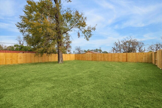 9412 Crofton St, Houston, TX 77016 - view of fenced backyard