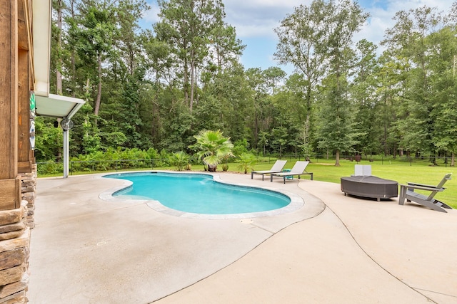 27647 N Salado Ct, Splendora, TX 77372 - swimming pool featuring a patio