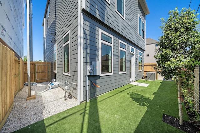 1706 Sedola Ln, Houston, TX 77055 - view of home's exterior featuring a fenced backyard