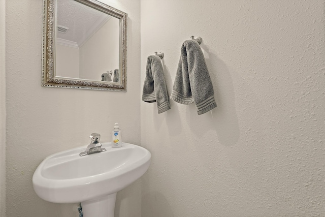 5003 Blanco Dr, Pearland, TX 77584 - bathroom with a sink