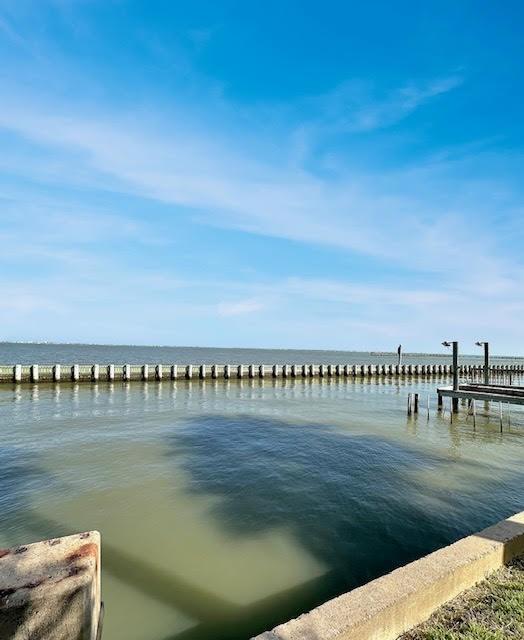 5 Tiki Cir, Tiki Island, TX 77554 - photo 7