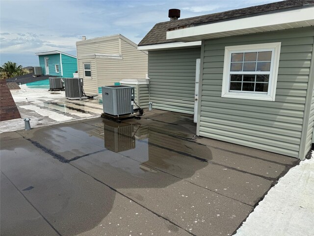 5 Tiki Cir, Tiki Island, TX 77554 - photo 8