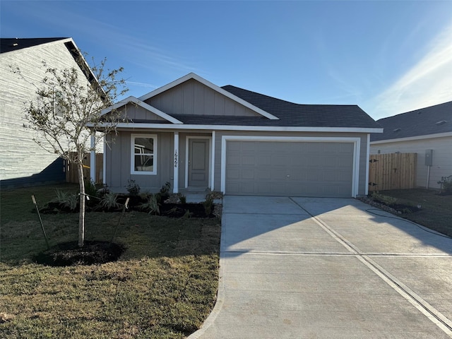 433 Tejas Trl, Waller, TX 77484 - ranch-style home featuring an attached garage, driveway, and board and batten siding