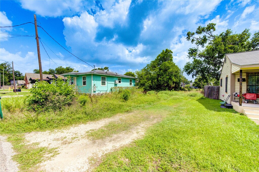 1003 E 39th St, Houston, TX 77022