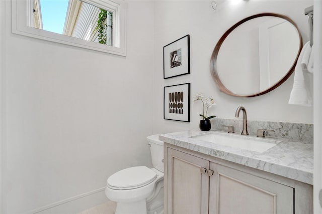 5439 Darling St, Houston, TX 77007 - half bathroom featuring toilet and vanity