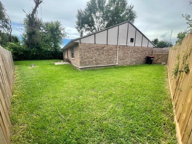 502 Grantham Rd, Baytown, TX 77521 - photo 27