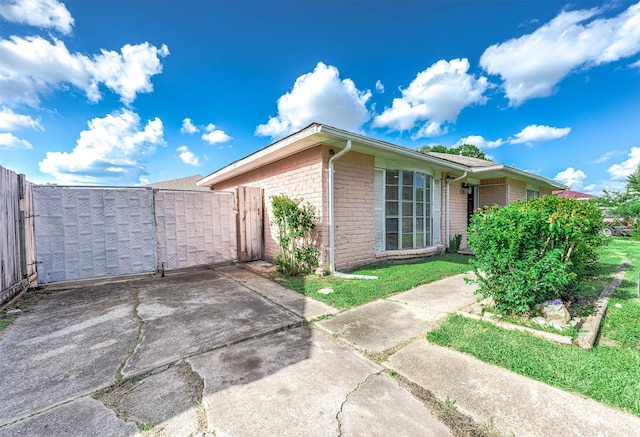 11002 Corona Ln, Houston, TX 77072 - photo 2