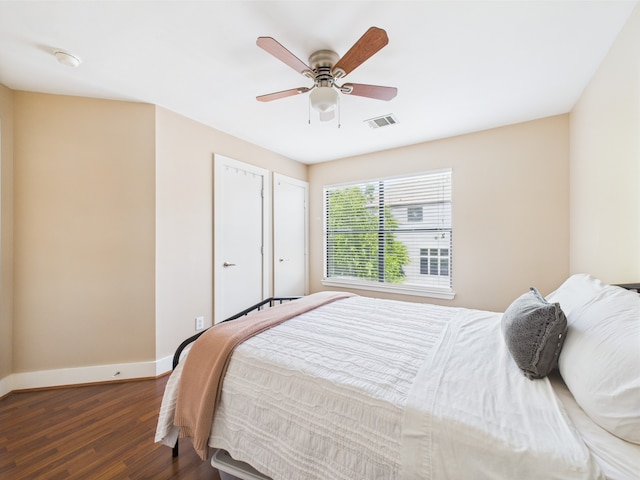5810 Darling St Unit F, Houston, TX 77007 - bedroom featuring dark wood-style floors and ceiling fan