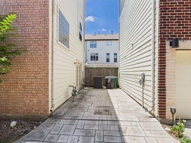 5810 Darling St Unit F, Houston, TX 77007 - view of patio / terrace