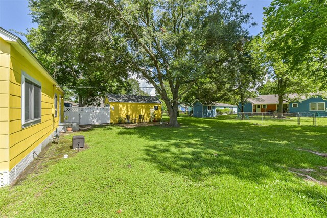 1204 Adams St, Baytown, TX 77520 - photo 29