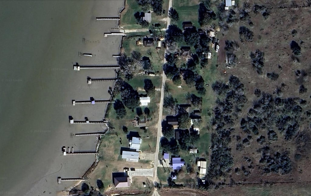 62 Trout St, Palacios, TX 77465 - photo 1