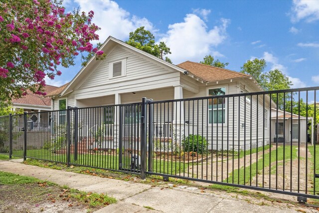 1918 Chapman St, Houston, TX 77009 - photo 2
