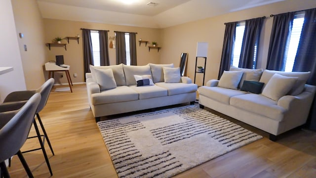 2926 Umiak Dr, Houston, TX 77045 - living area with light wood-style flooring