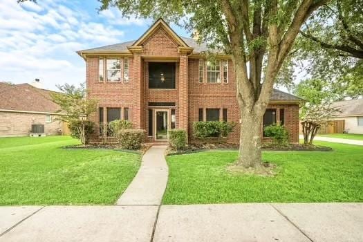 211 Mossey Oak Dr, Baytown, TX 77520 - photo 1