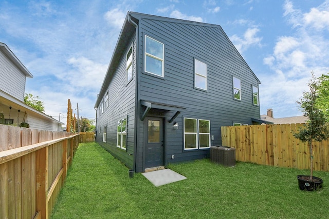8023 Brandon St, Houston, TX 77051 - back of house featuring a fenced backyard