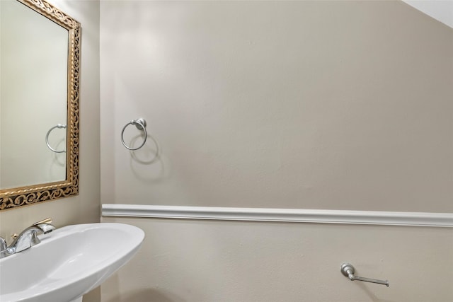 7127 Vermejo Park Ln, Humble, TX 77346 - bathroom featuring a sink