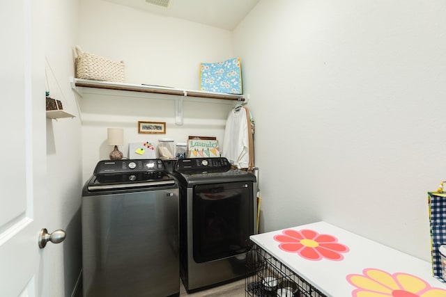 541 Green Meadows Dr, West Columbia, TX 77486 - laundry room featuring washer and dryer