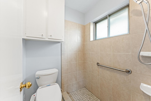 9310 Carvel Ln, Houston, TX 77036 - full bathroom with tiled shower and toilet