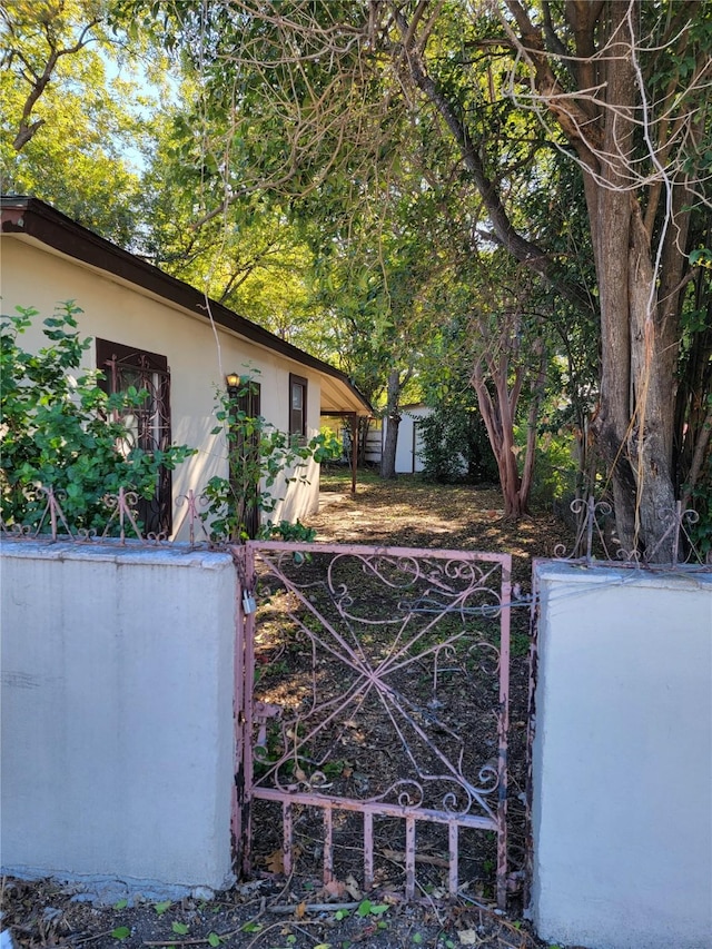 630 Alta Sita St, San Antonio, TX 78237 - view of gate