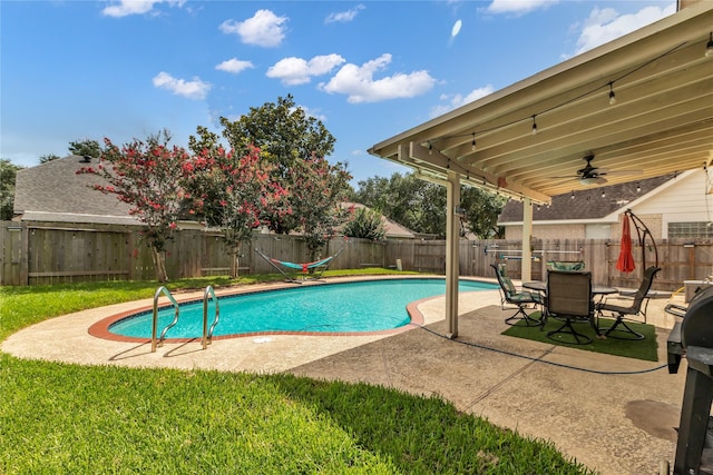 5506 Poundstone Ct, Sugar Land, TX 77479 - view of pool with a fenced backyard, a patio area, and a ceiling fan