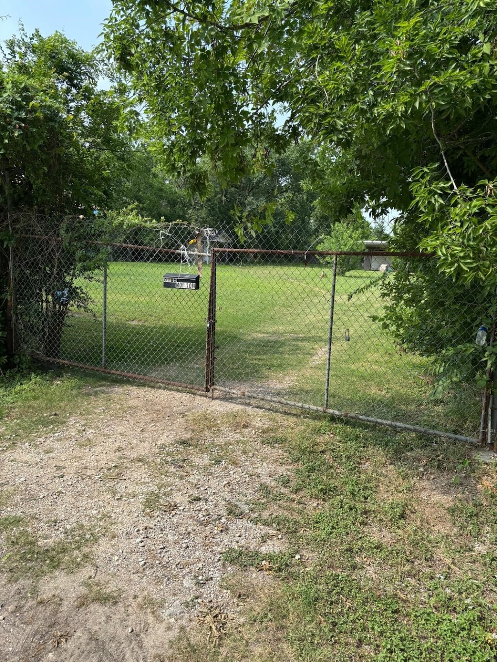 6105 Morrow St, Houston, TX 77091 - photo 2