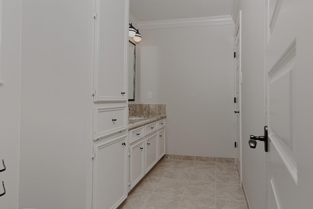 25 Red Sable Pt, The Woodlands, TX 77380 - bathroom with vanity and crown molding