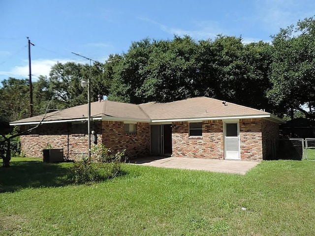 227 Candler Dr, Houston, TX 77037 - photo 2