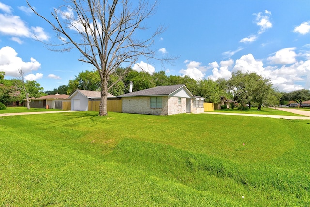 8511 Honeysuckle St, Highlands, TX 77562 - photo 3