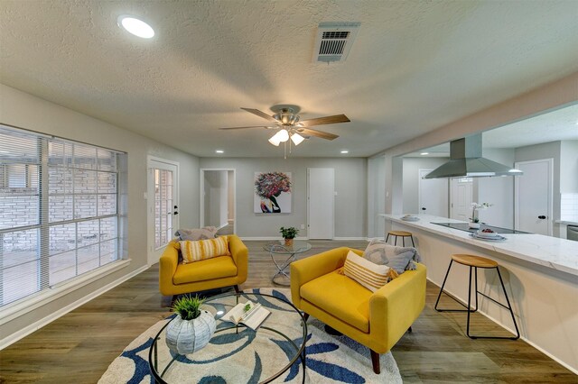 8511 Honeysuckle St, Highlands, TX 77562 - photo 8