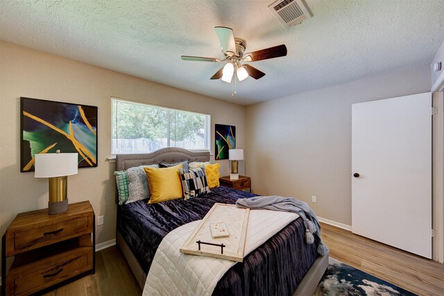 8511 Honeysuckle St, Highlands, TX 77562 - photo 18
