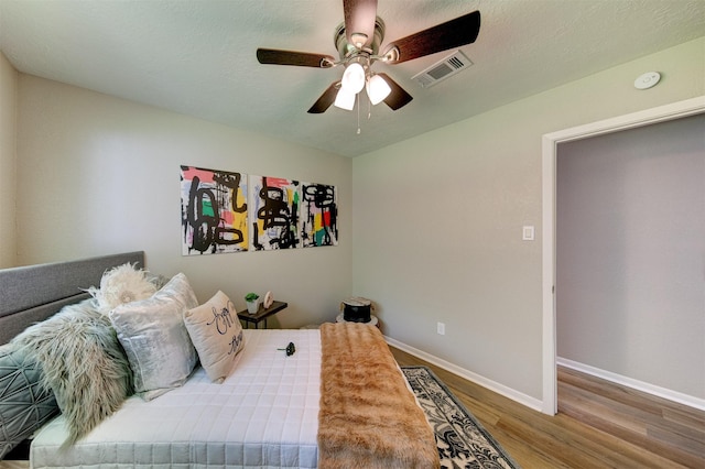 8511 Honeysuckle St, Highlands, TX 77562 - photo 25