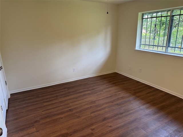 8446 Cabot St, Houston, TX 77078 - unfurnished room with dark wood-style floors