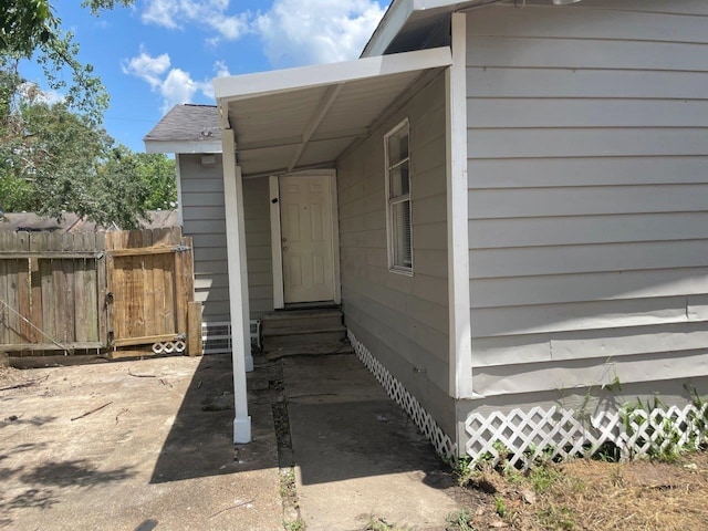 905 N Arcola St, Angleton, TX 77515 - doorway to property