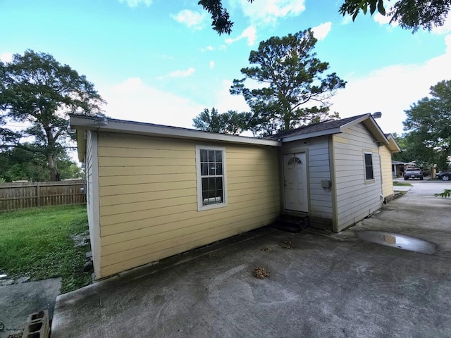 6227 Cavalier St Unit 770, Houston, TX 77087 - back of house with entry steps